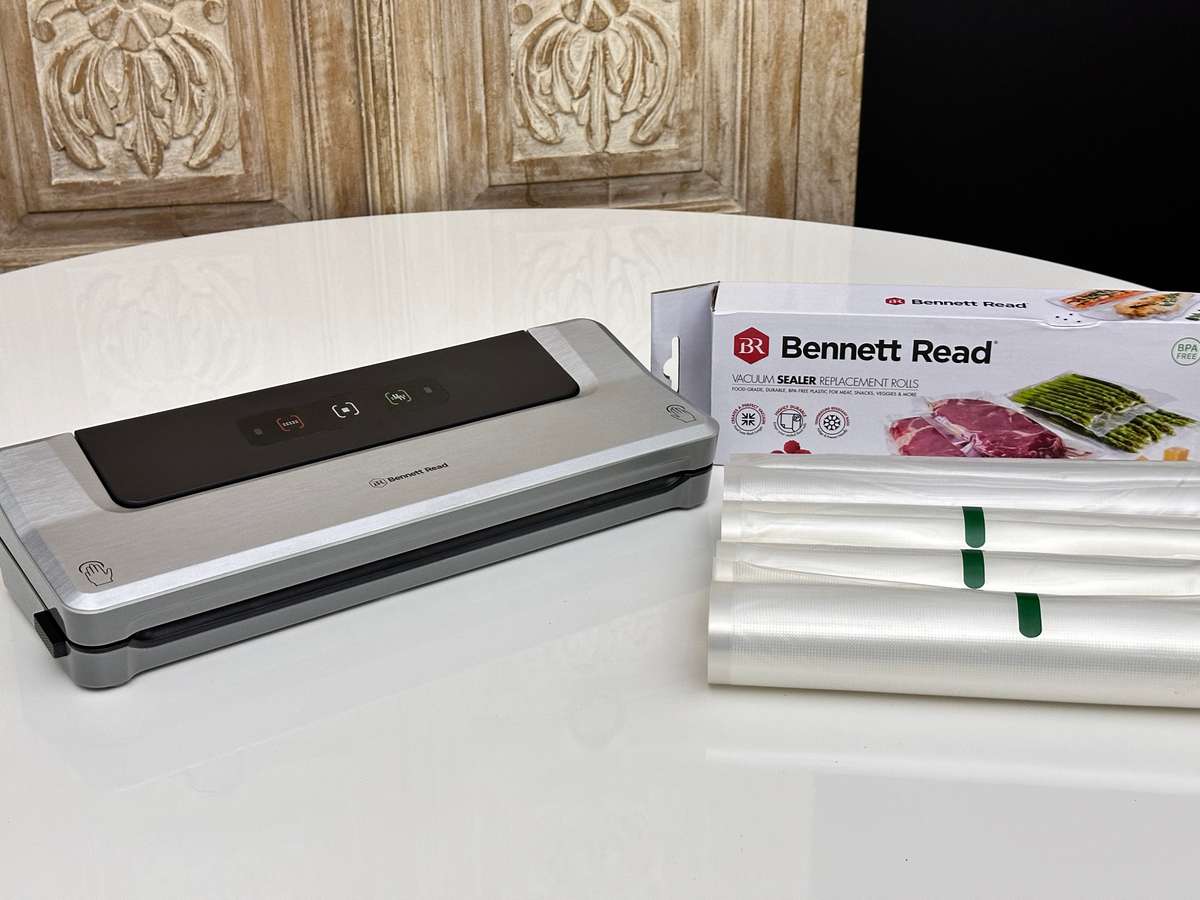 Bennett Read Vacuum Sealer with Vacuum Sealer Rolls