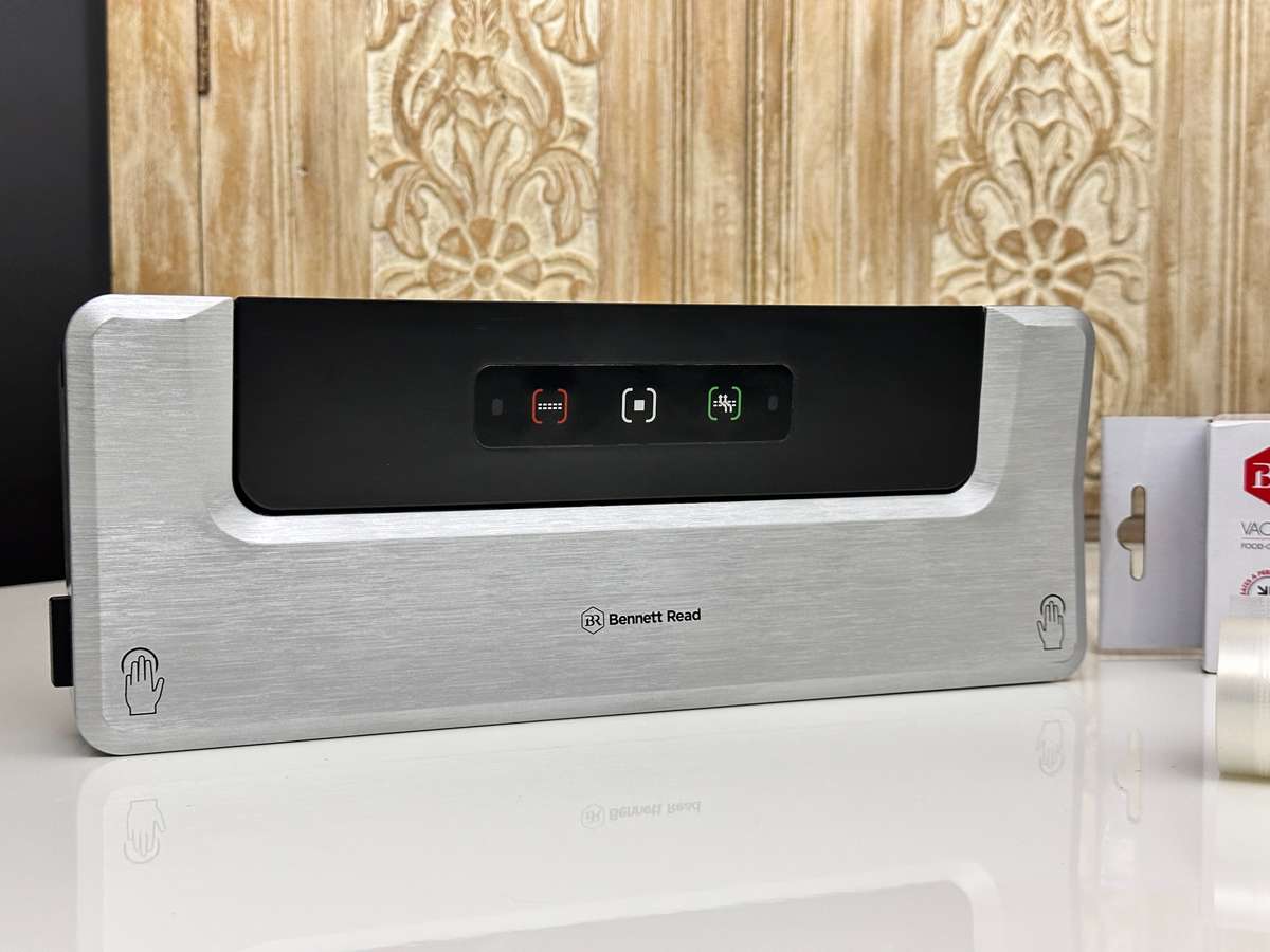 Bennett Read Vacuum Sealer with Vacuum Sealer Rolls