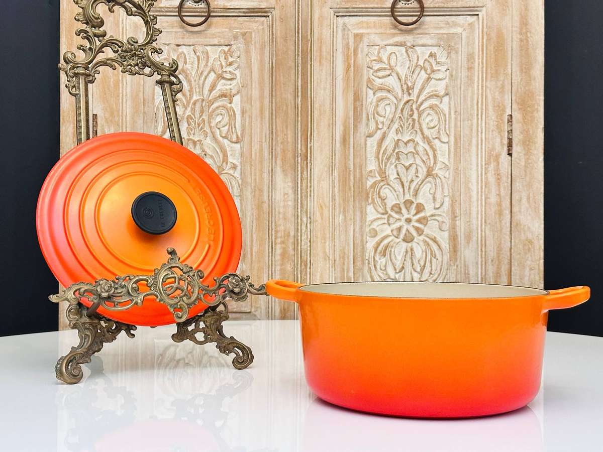 Le Creuset Cast Iron Iconic Signature Large 24cm Round Casserole