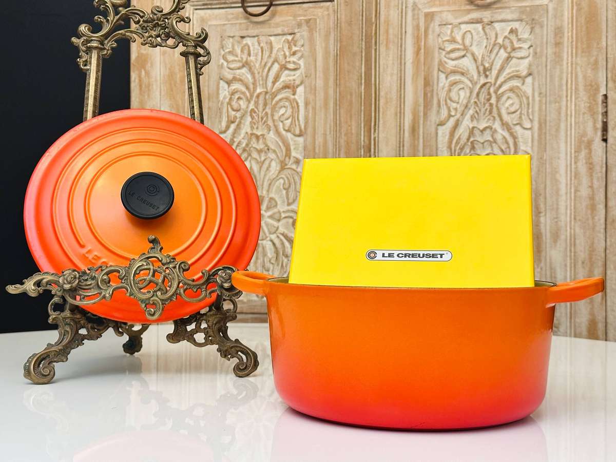 Le Creuset Cast Iron Iconic Signature Large 24cm Round Casserole