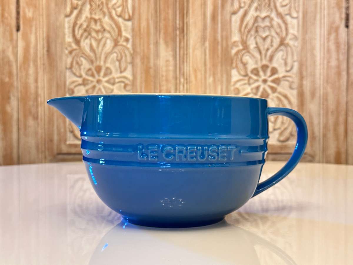 Le Creuset Large Stoneware Mixing / Pouring Bowl