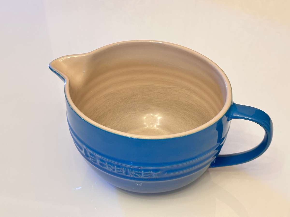 Le Creuset Large Stoneware Mixing / Pouring Bowl