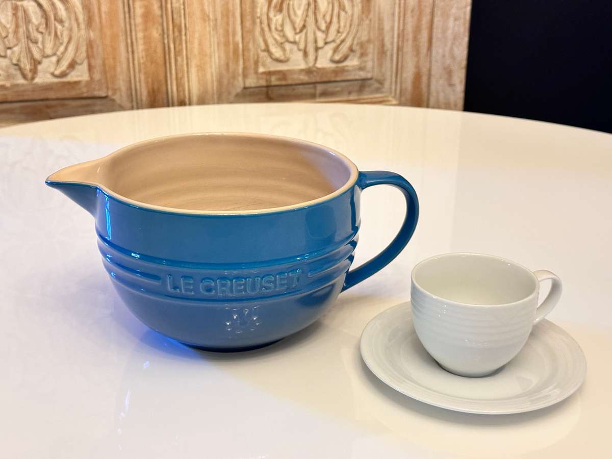 Le Creuset Large Stoneware Mixing / Pouring Bowl