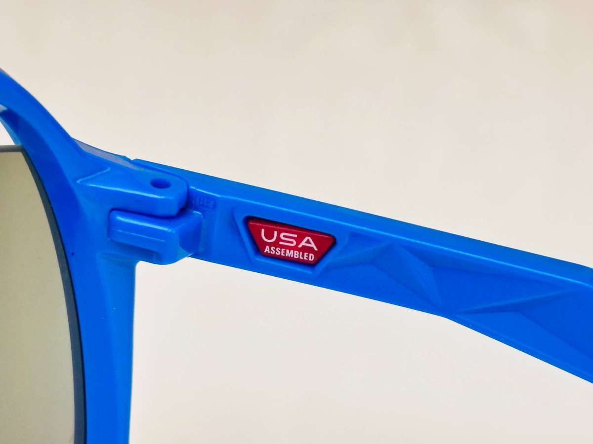 Oakley Limited Edition Sutro Sunglasses with Original Case & Box