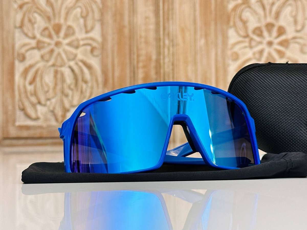 Oakley Limited Edition Sutro Sunglasses with Original Case & Box