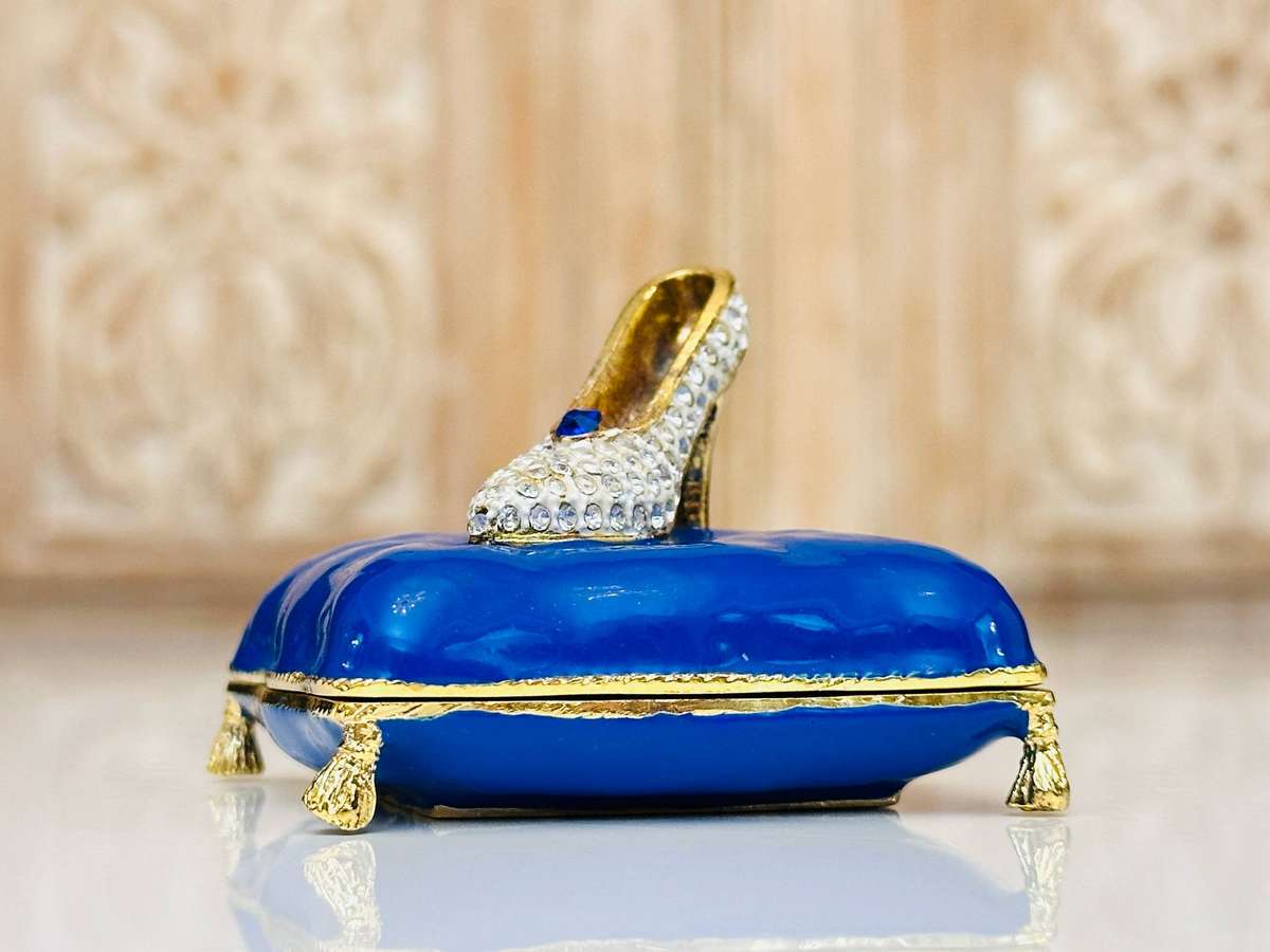 Disney Arribas Exclusive Cinderella Crystal Slipper Collectable