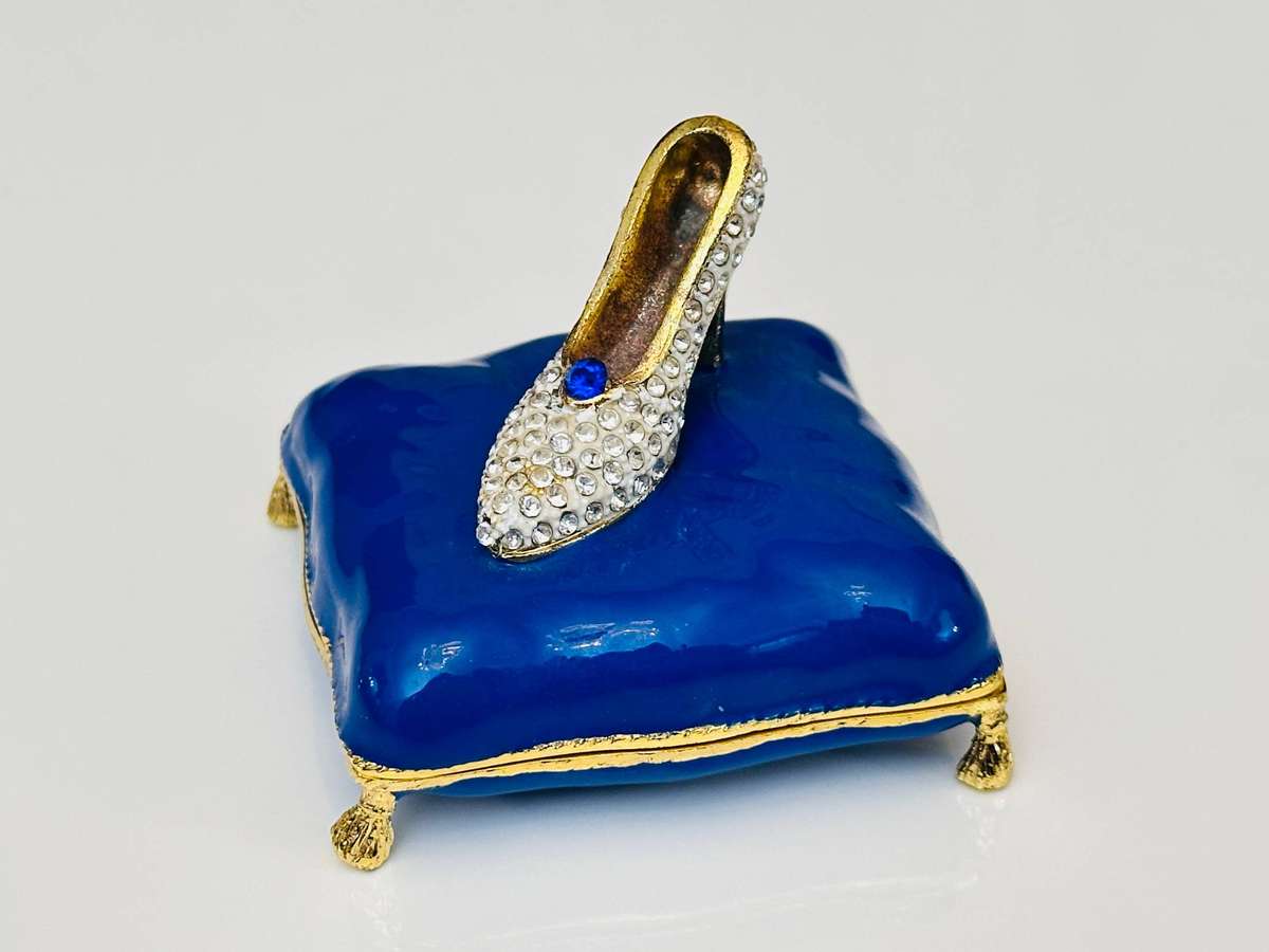 Disney Arribas Exclusive Cinderella Crystal Slipper Collectable