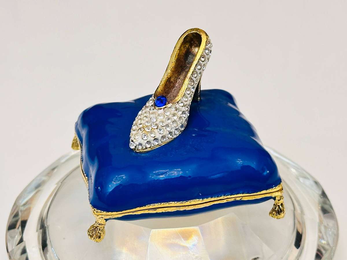 Disney Arribas Exclusive Cinderella Crystal Slipper Collectable