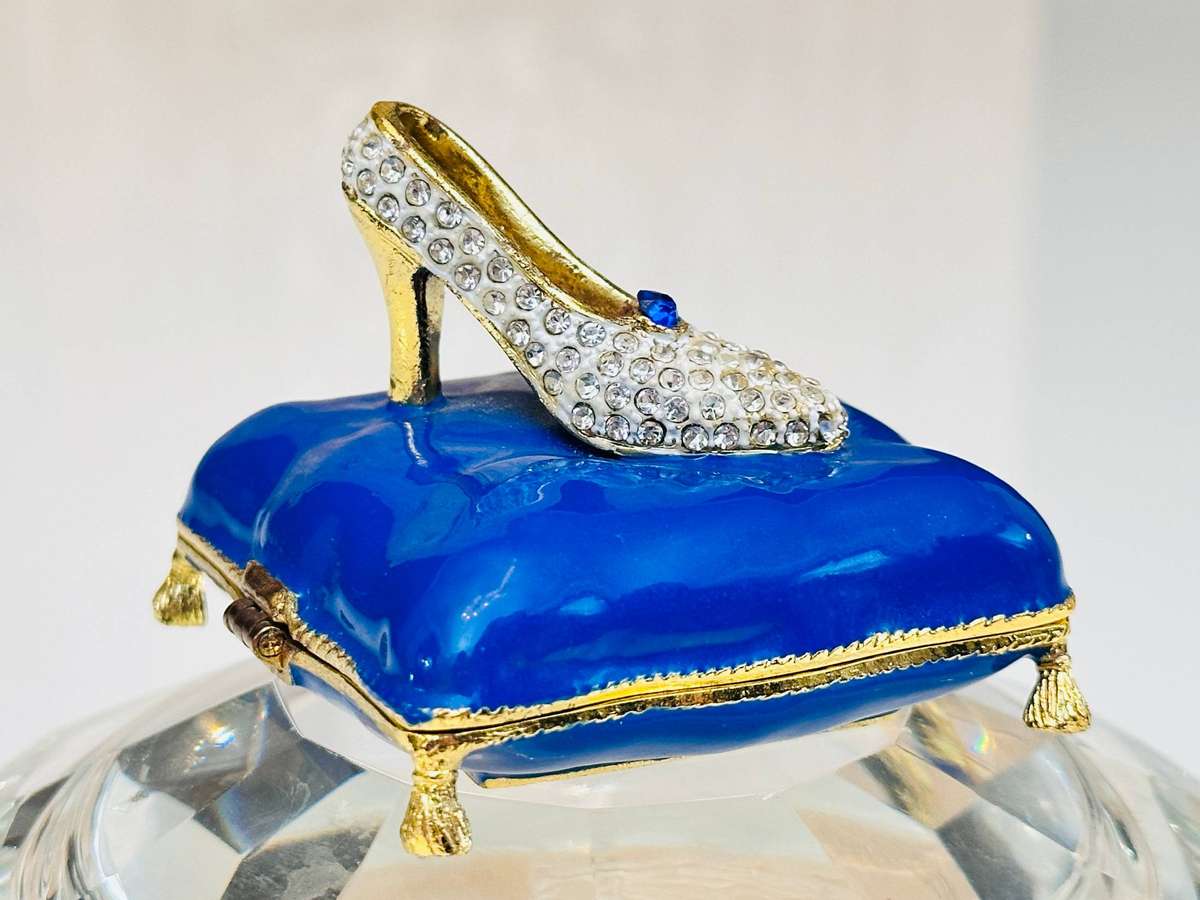 Disney Arribas Exclusive Cinderella Crystal Slipper Collectable
