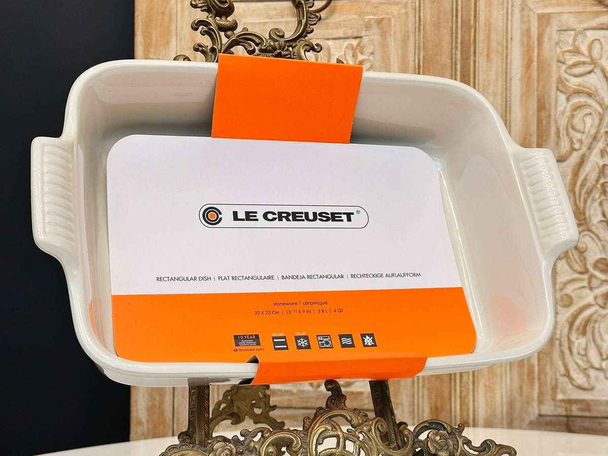 Le Creuset Signature Stoneware Large 32cm Serving / Roasting Dish