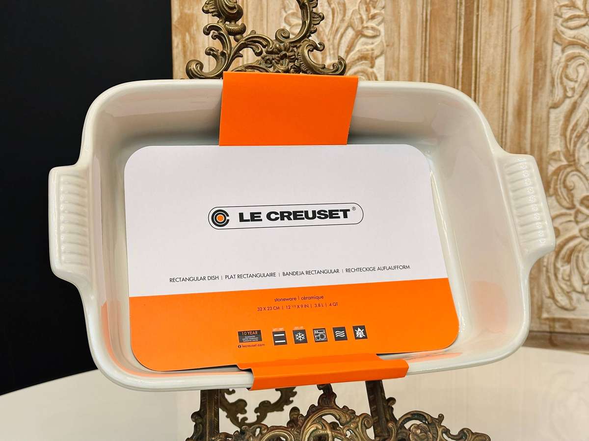 Le Creuset Signature Stoneware Large 32cm Serving / Roasting Dish