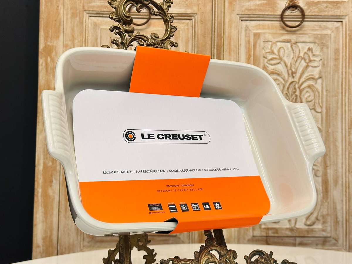 Le Creuset Signature Stoneware Large 32cm Serving / Roasting Dish