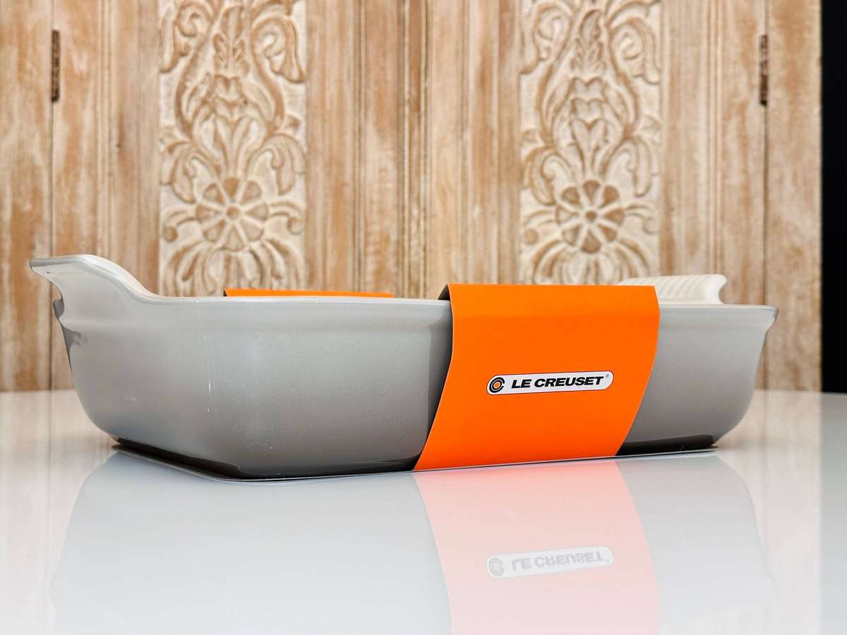 Le Creuset Signature Stoneware Large 32cm Serving / Roasting Dish