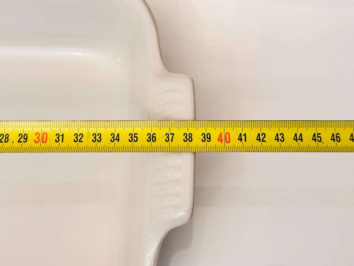 Le Creuset Signature Stoneware Large 32cm Serving / Roasting Dish