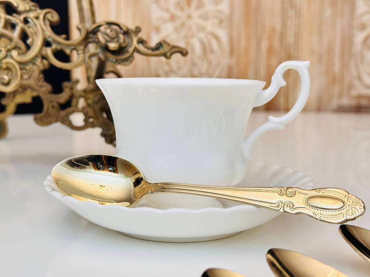 Exquisite Elegant Gold Tea Spoon Set