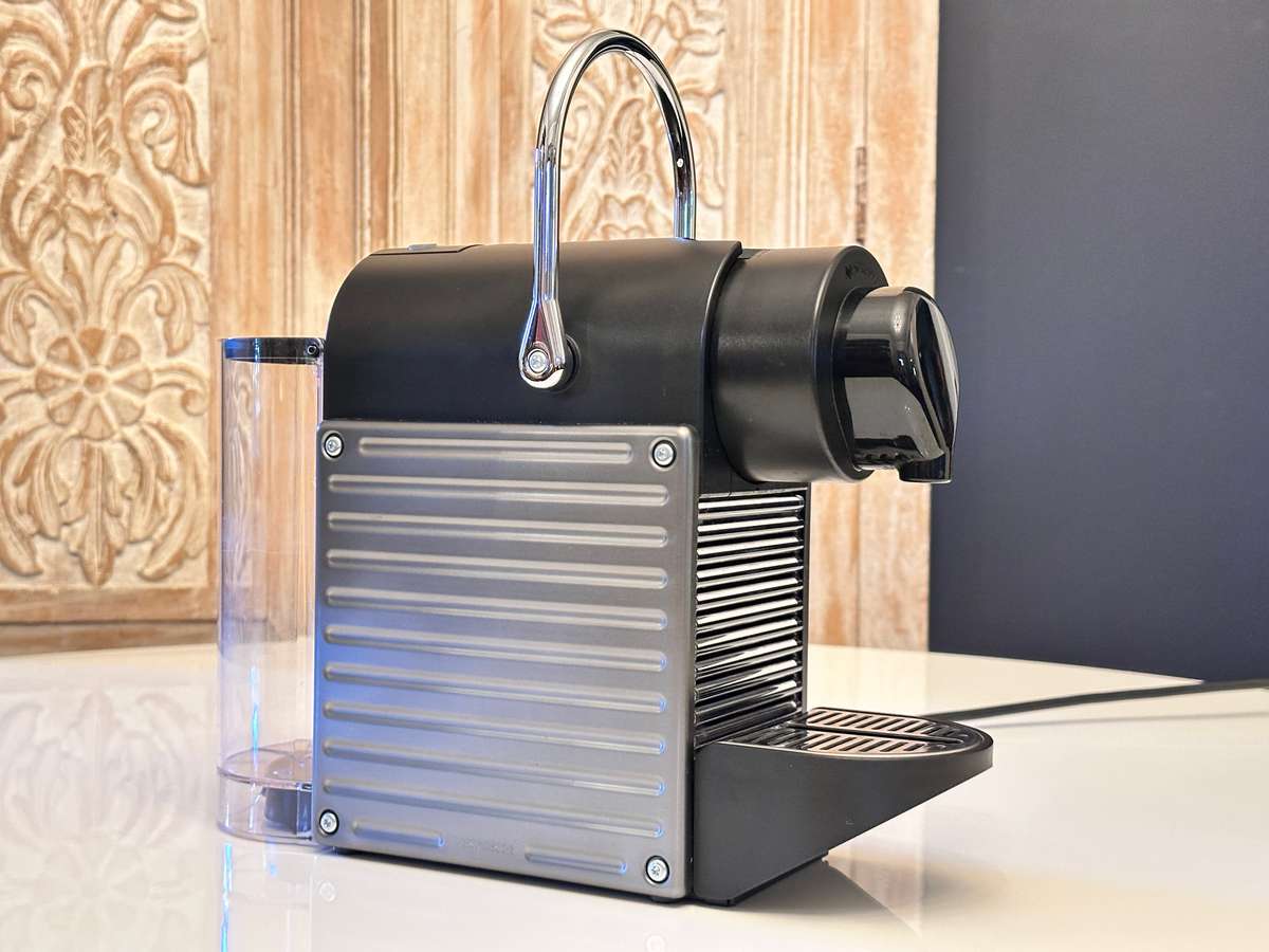 NESPRESSO Pixie Coffee Machine