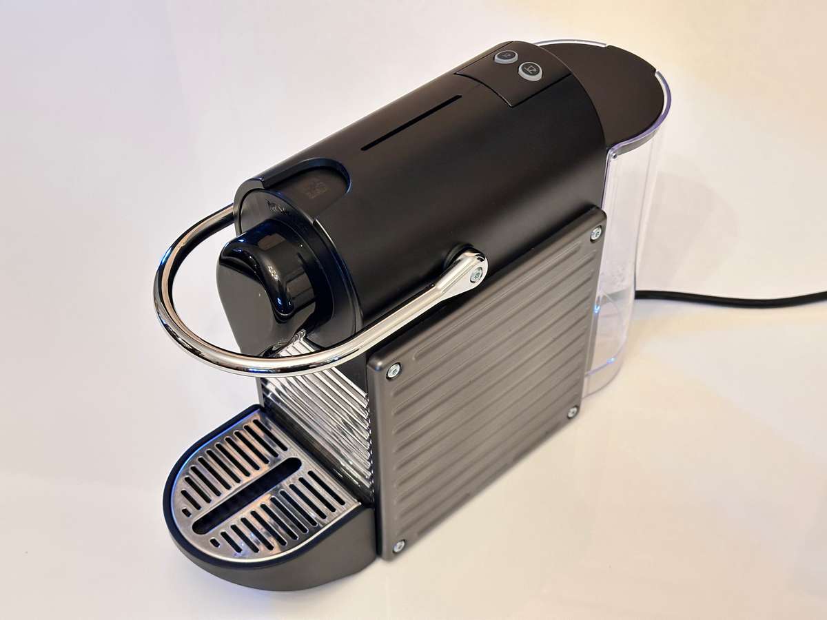 NESPRESSO Pixie Coffee Machine