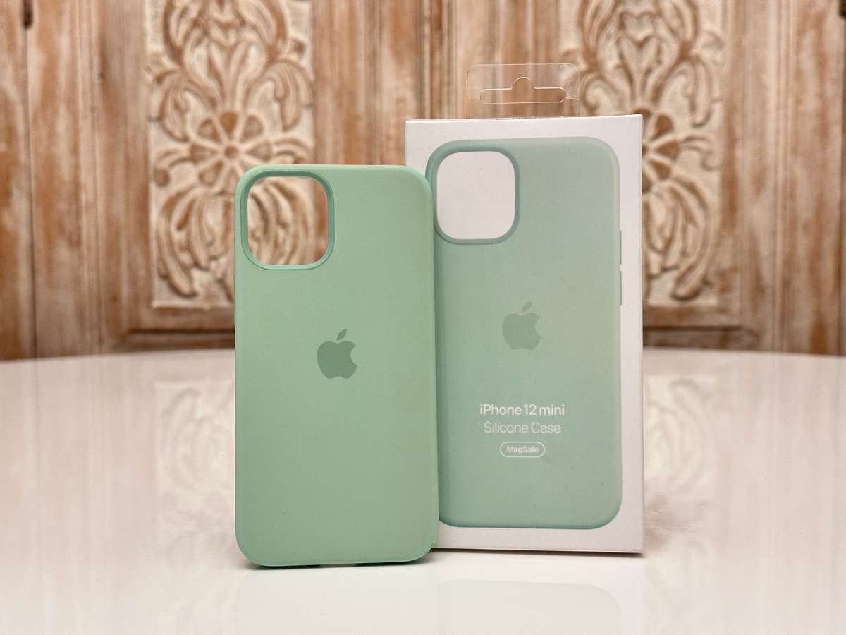 Apple IPhone 12 Mini Silicone MagSafe Cover