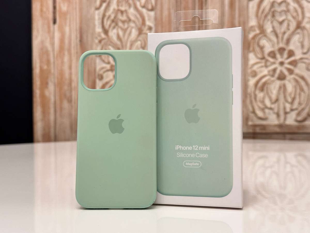 Apple IPhone 12 Mini Silicone MagSafe Cover