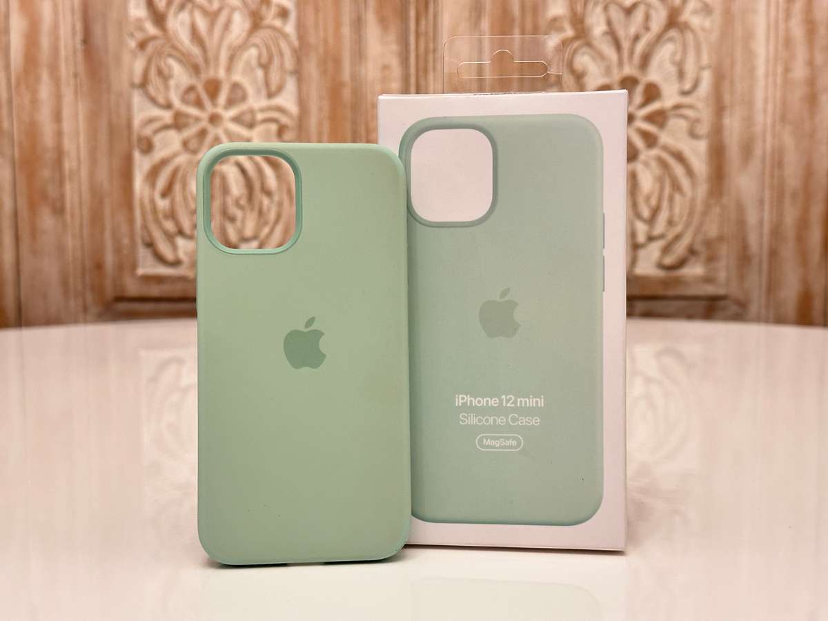 Apple IPhone 12 Mini Silicone MagSafe Cover