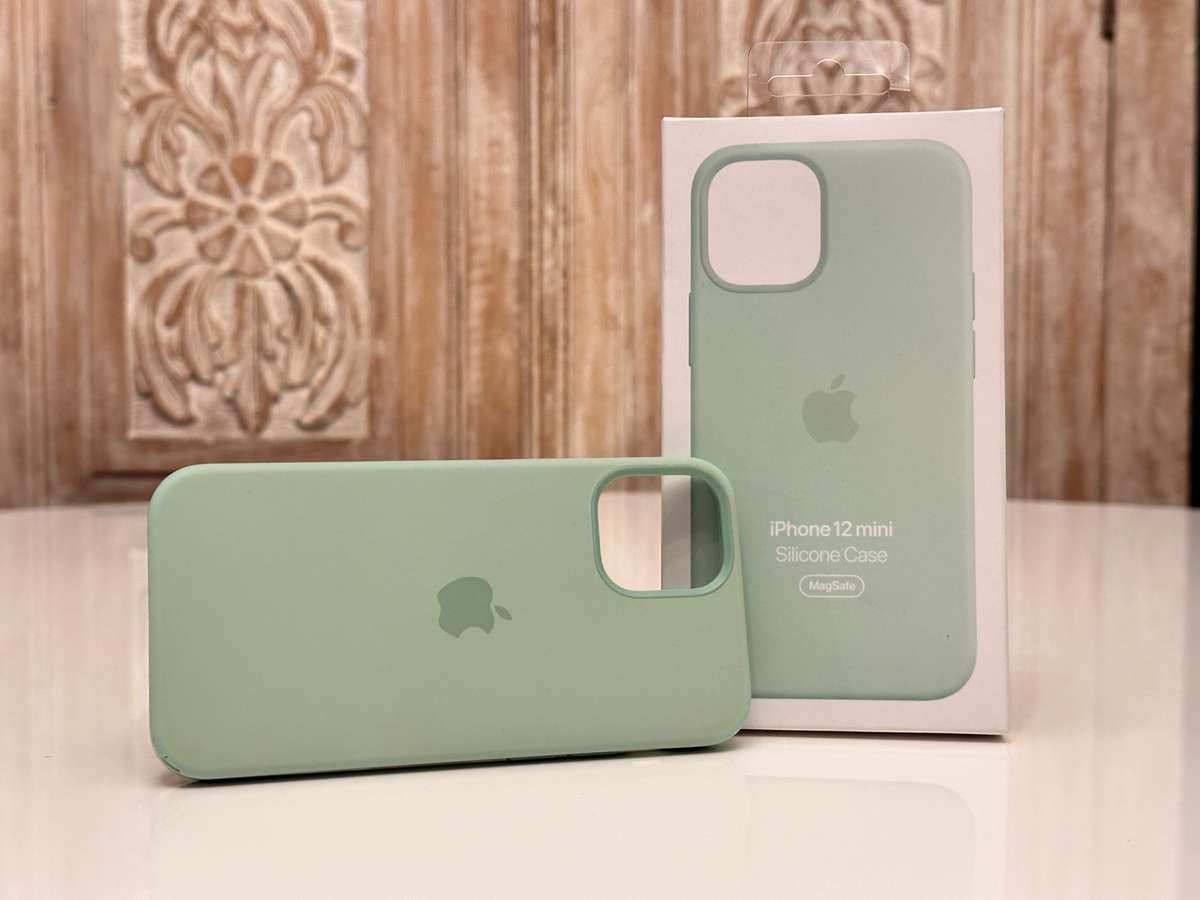Apple IPhone 12 Mini Silicone MagSafe Cover