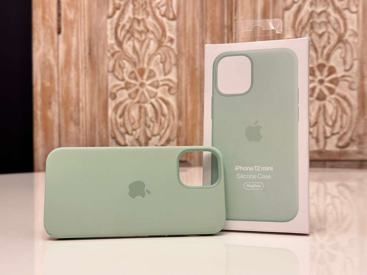 Apple IPhone 12 Mini Silicone MagSafe Cover