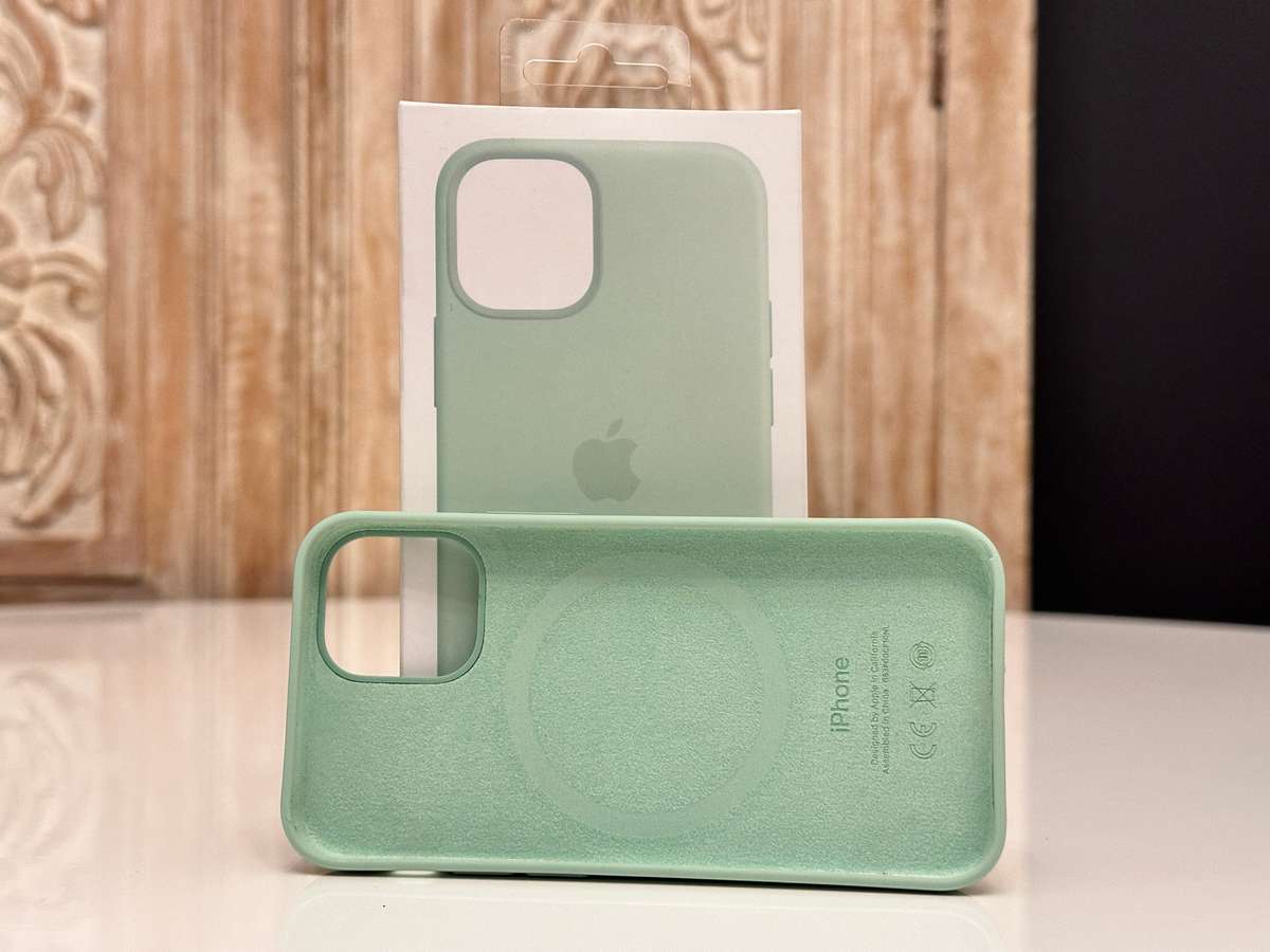 Apple IPhone 12 Mini Silicone MagSafe Cover