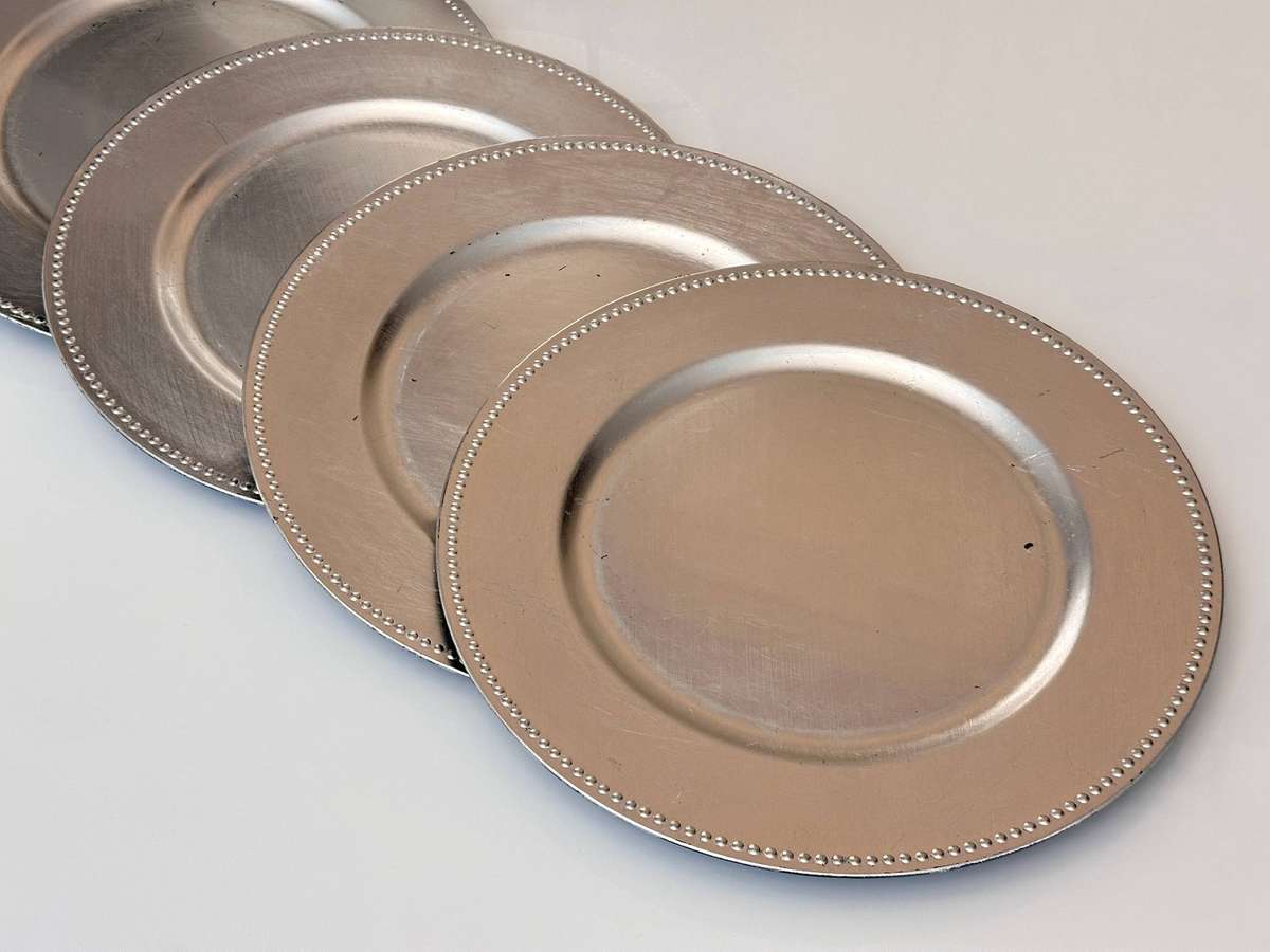 Elegant Design Silver Underplates Set of 6