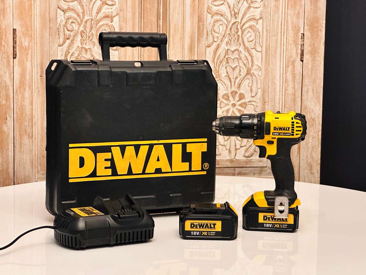 DEWALT XR 18V Cordless Drill with Case / 2 Batteries & Charger