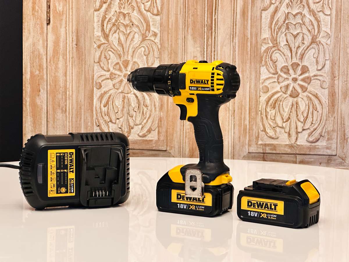 DEWALT XR 18V Cordless Drill with Case / 2 Batteries & Charger