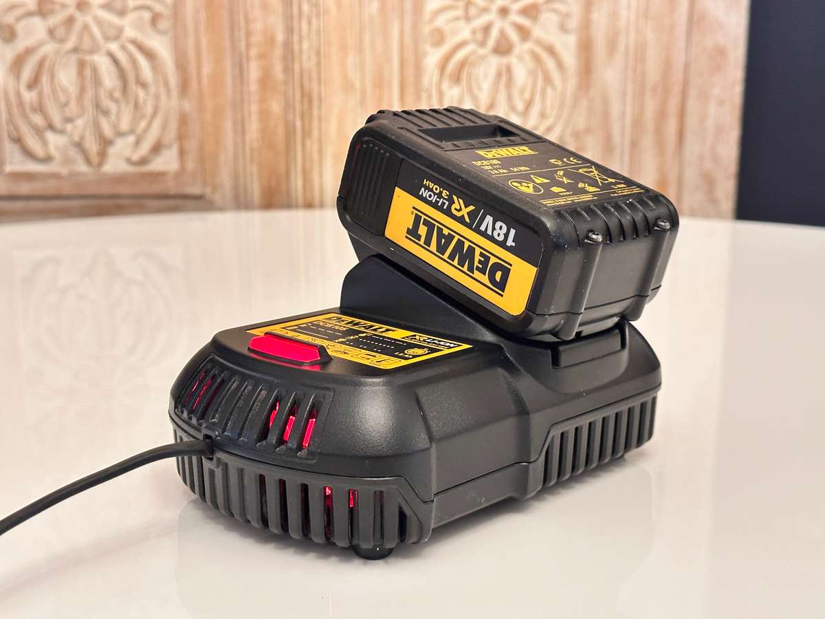 DEWALT XR 18V Cordless Drill with Case / 2 Batteries & Charger