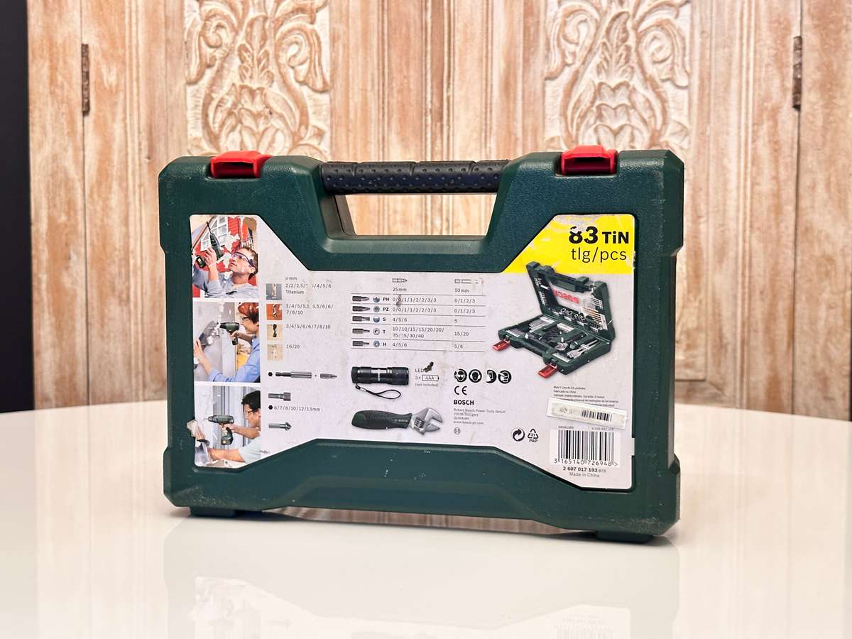 BOSCH Drill Bit / Screwdriver set with Led Torch & Shifter