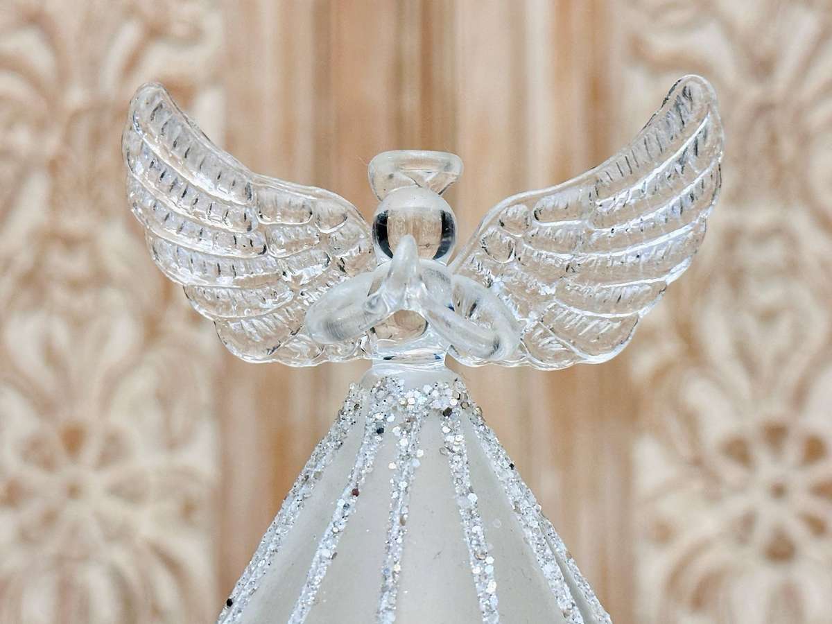 Exquisite Large Collectable Glass Light up Statement Angel