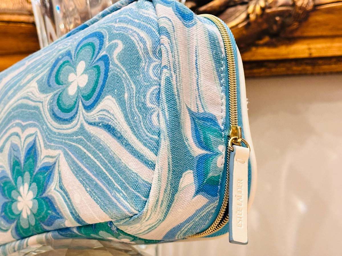 Estee Lauder Exclusive Beauty Bag