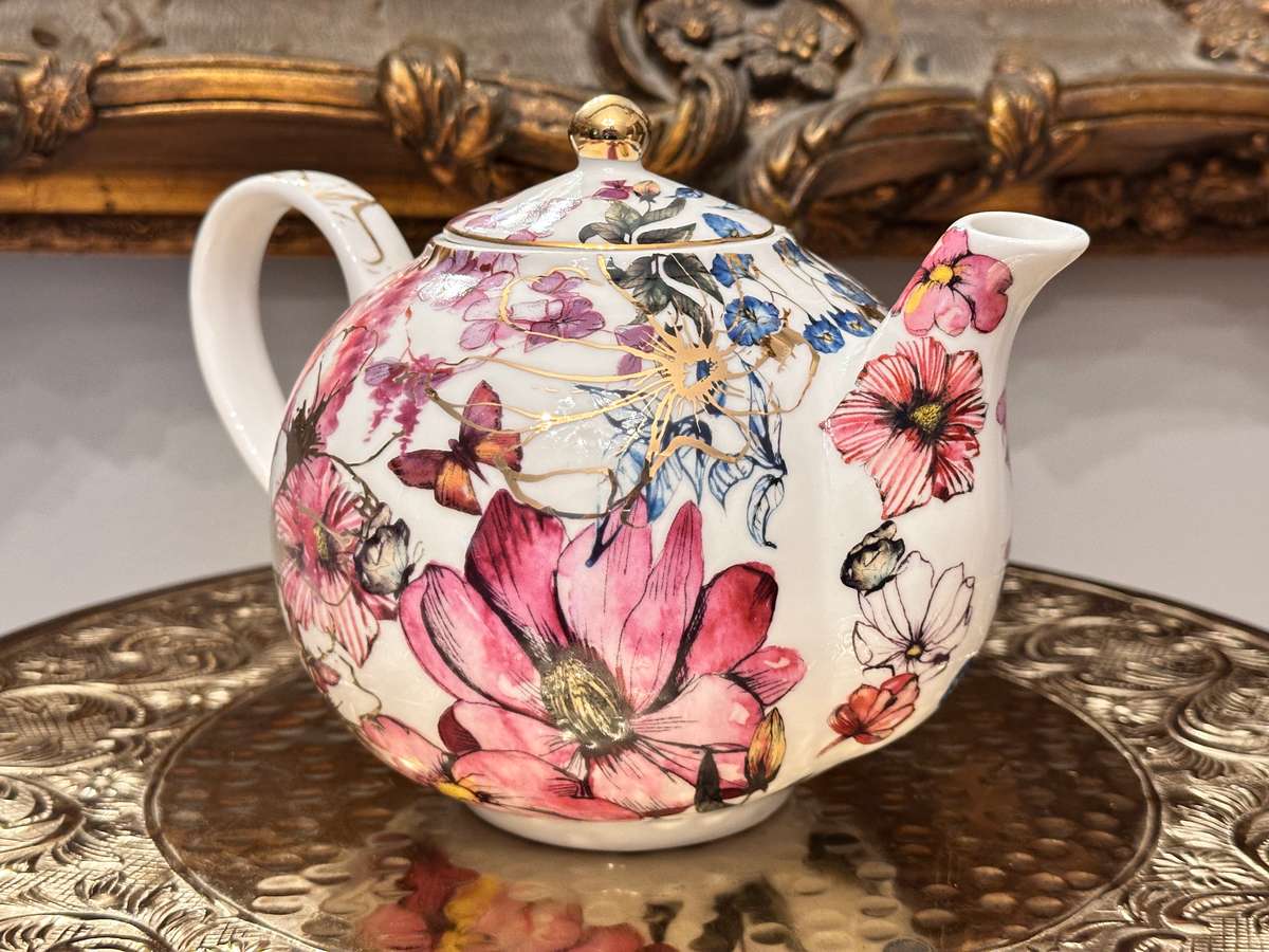 Beautiful MAXWELL WILLIAMS Enchantment Tea Pot