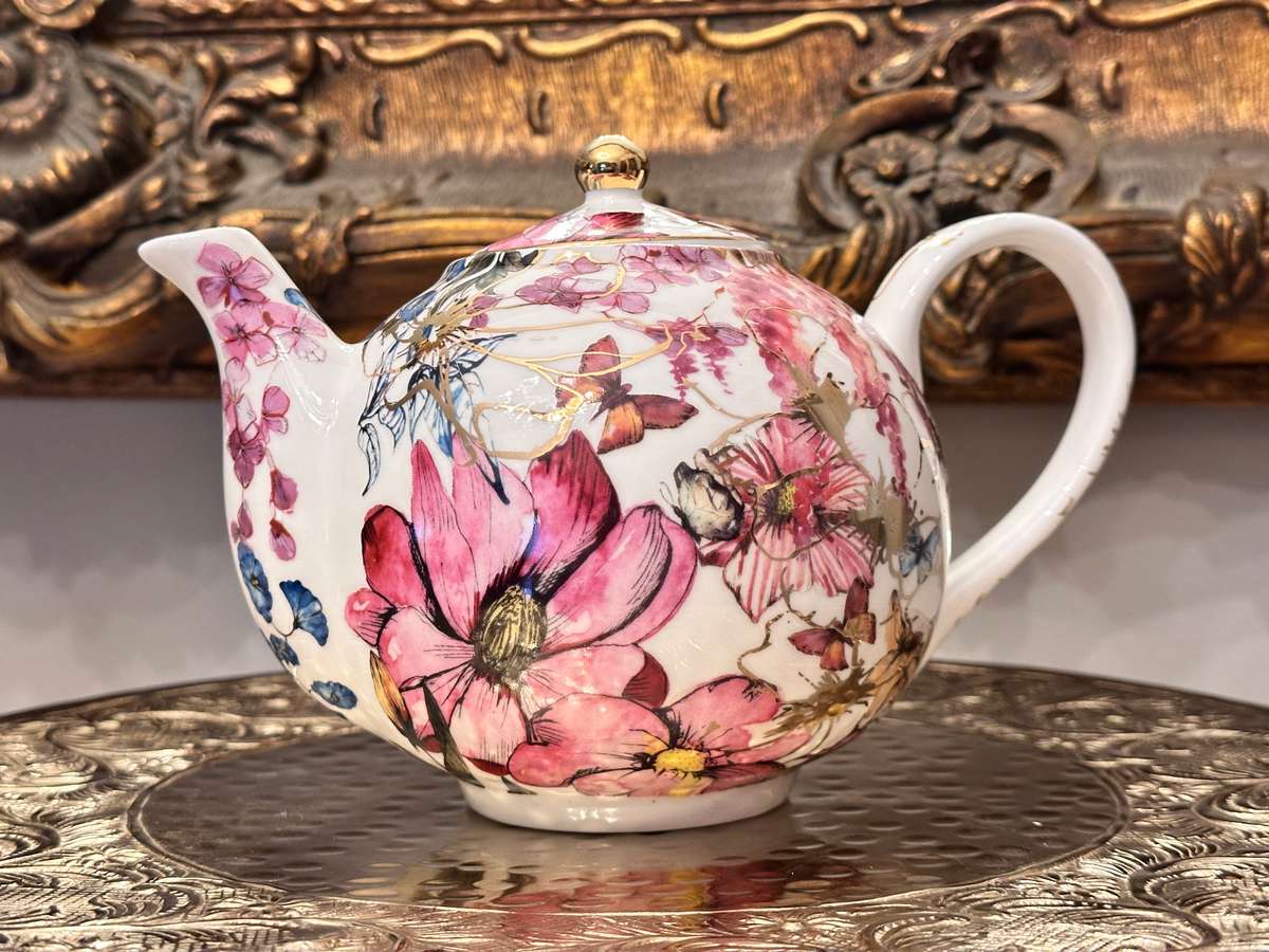 Beautiful MAXWELL WILLIAMS Enchantment Tea Pot