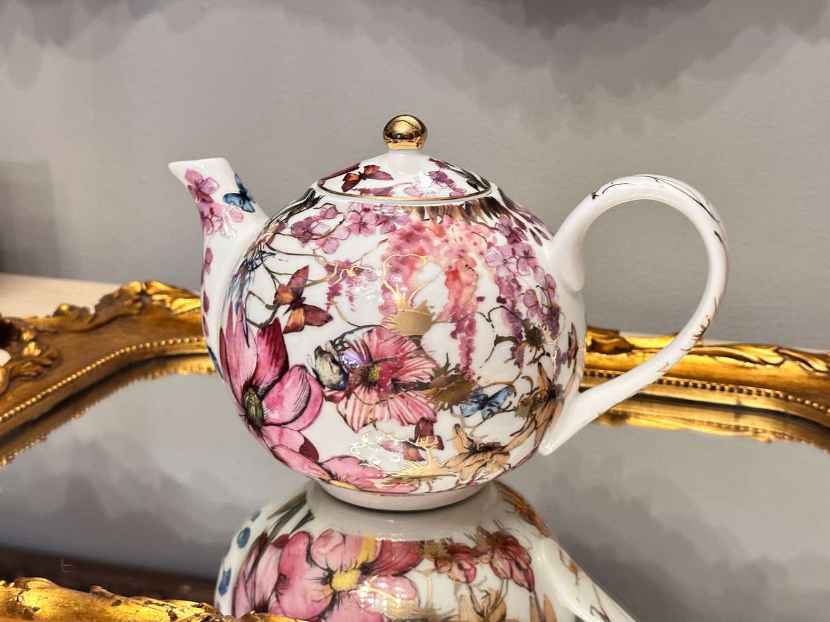 Beautiful MAXWELL WILLIAMS Enchantment Tea Pot