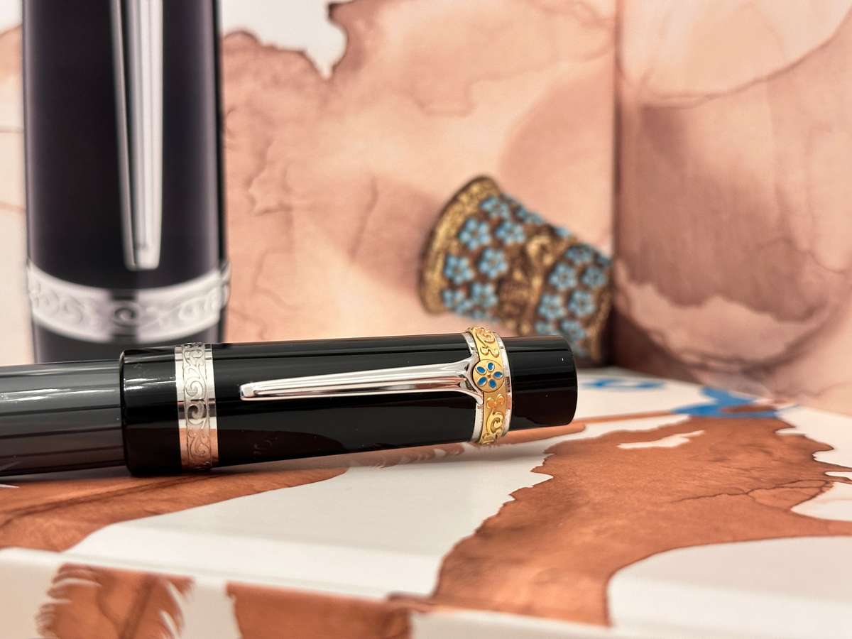 MONTBLANC Limited Edition - Writers Edition Honore de Balzac in Orginal Case with Certificate