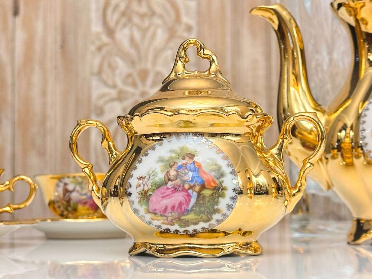 Exquisite Vintage Bavaria German Porcelain 22K Gold Gilded Complete Tea Set