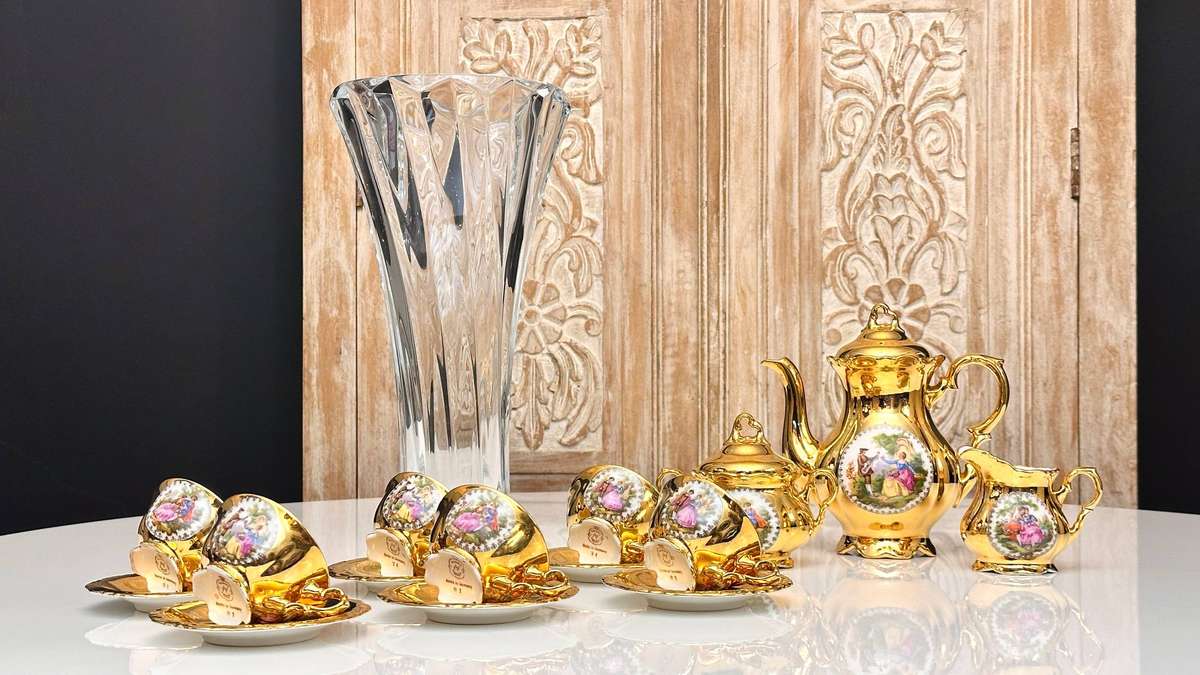Exquisite Vintage Bavaria German Porcelain 22K Gold Gilded Complete Tea Set