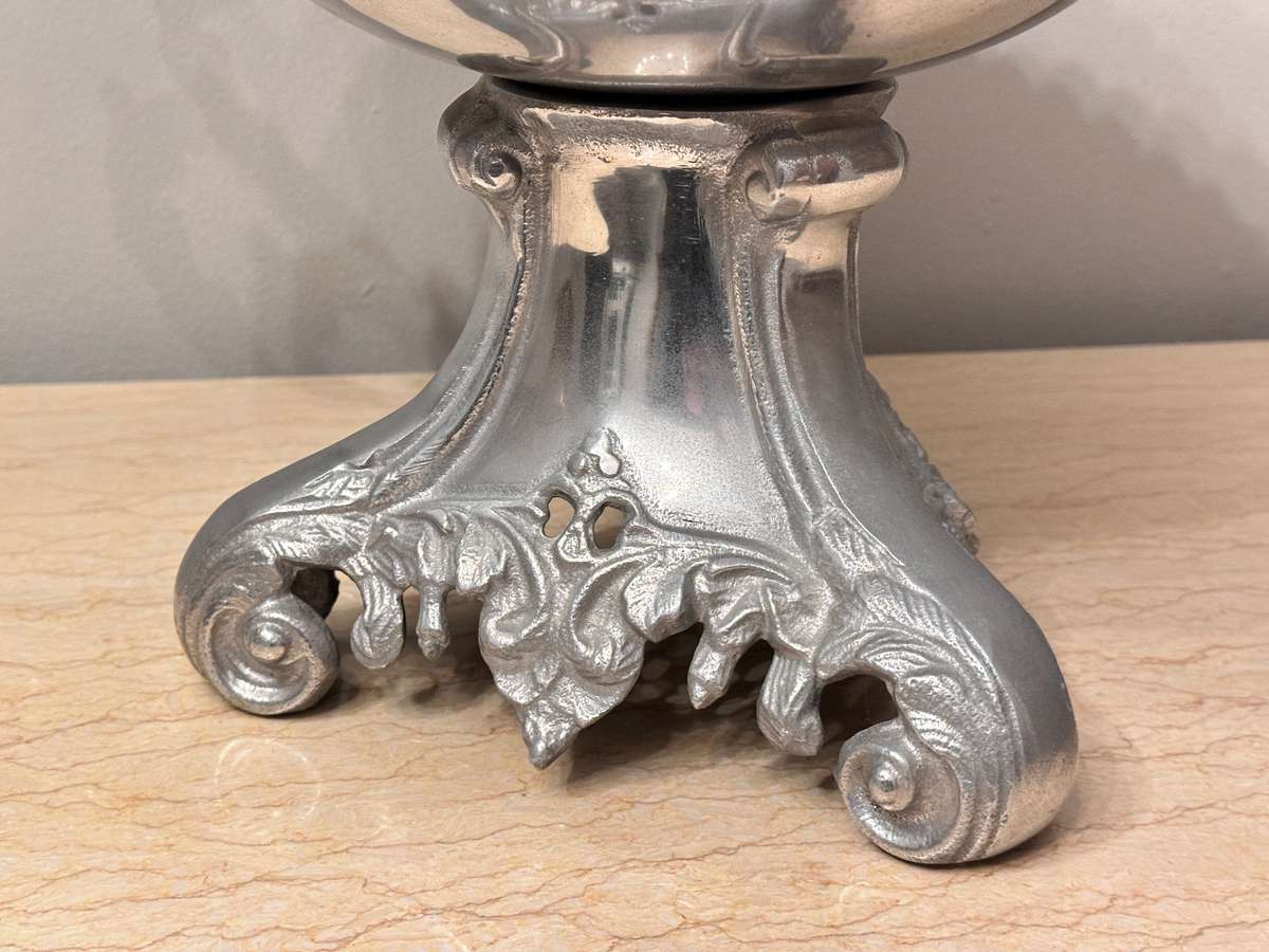 MAGNIFICENT Statement Piece