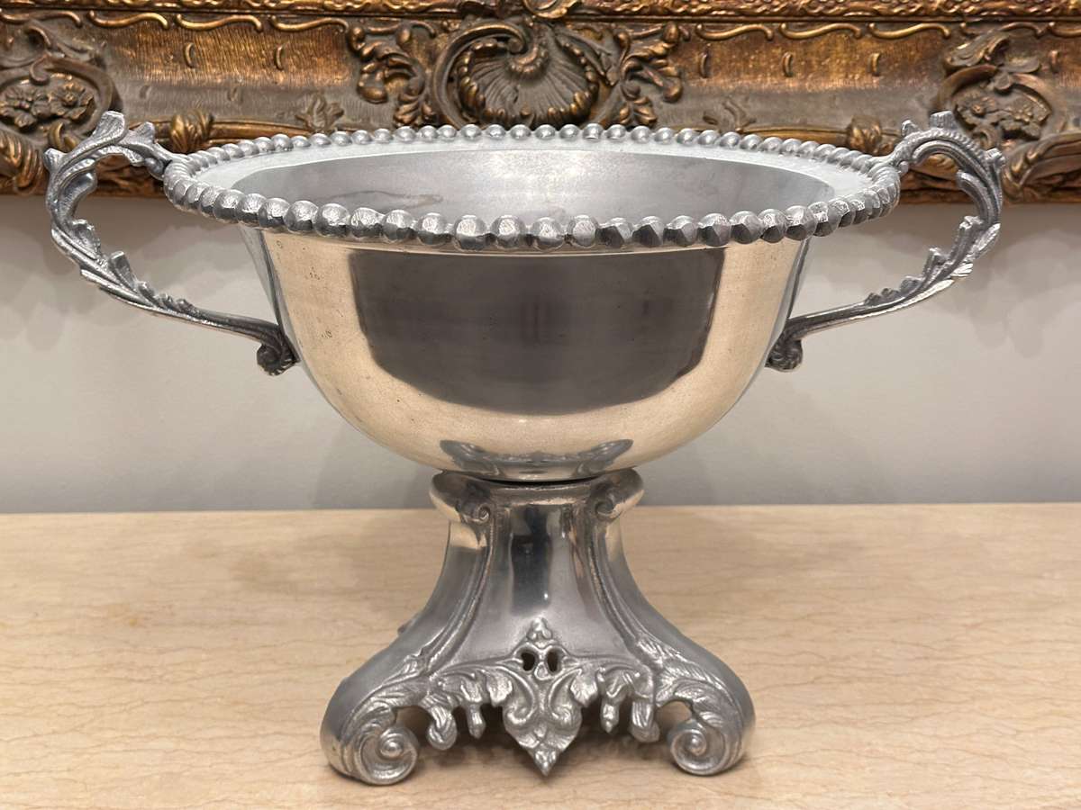 MAGNIFICENT Statement Piece