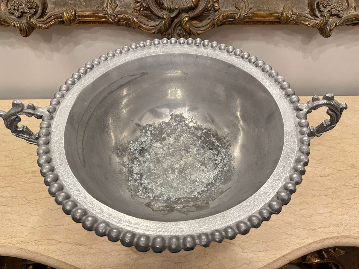 MAGNIFICENT Statement Piece