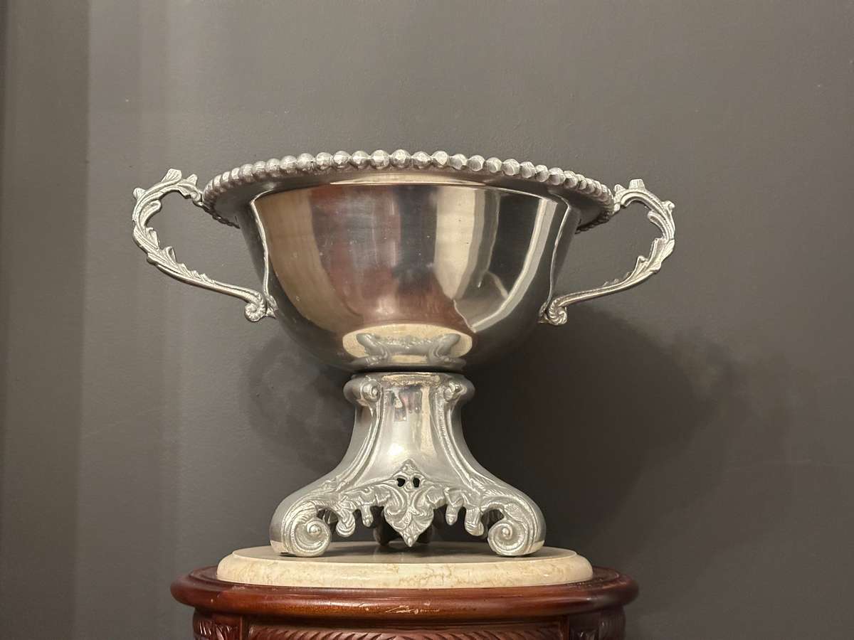 MAGNIFICENT Statement Piece