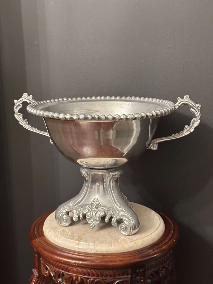 MAGNIFICENT Statement Piece