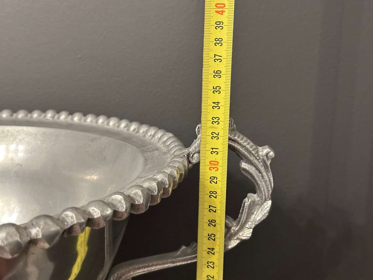 MAGNIFICENT Statement Piece