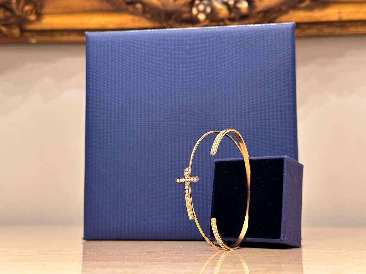 Beautiful Italian Designer Statement Bangle Set