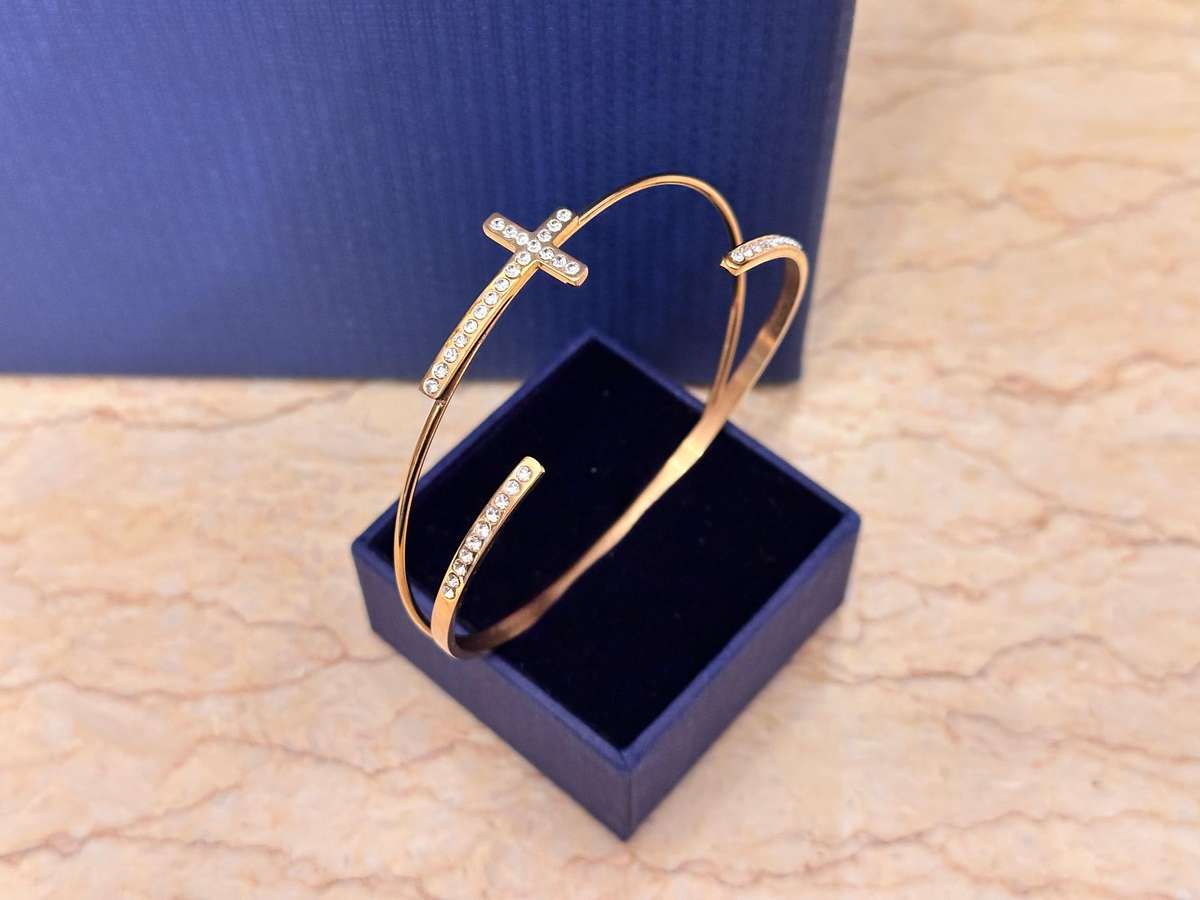 Beautiful Italian Designer Statement Bangle Set