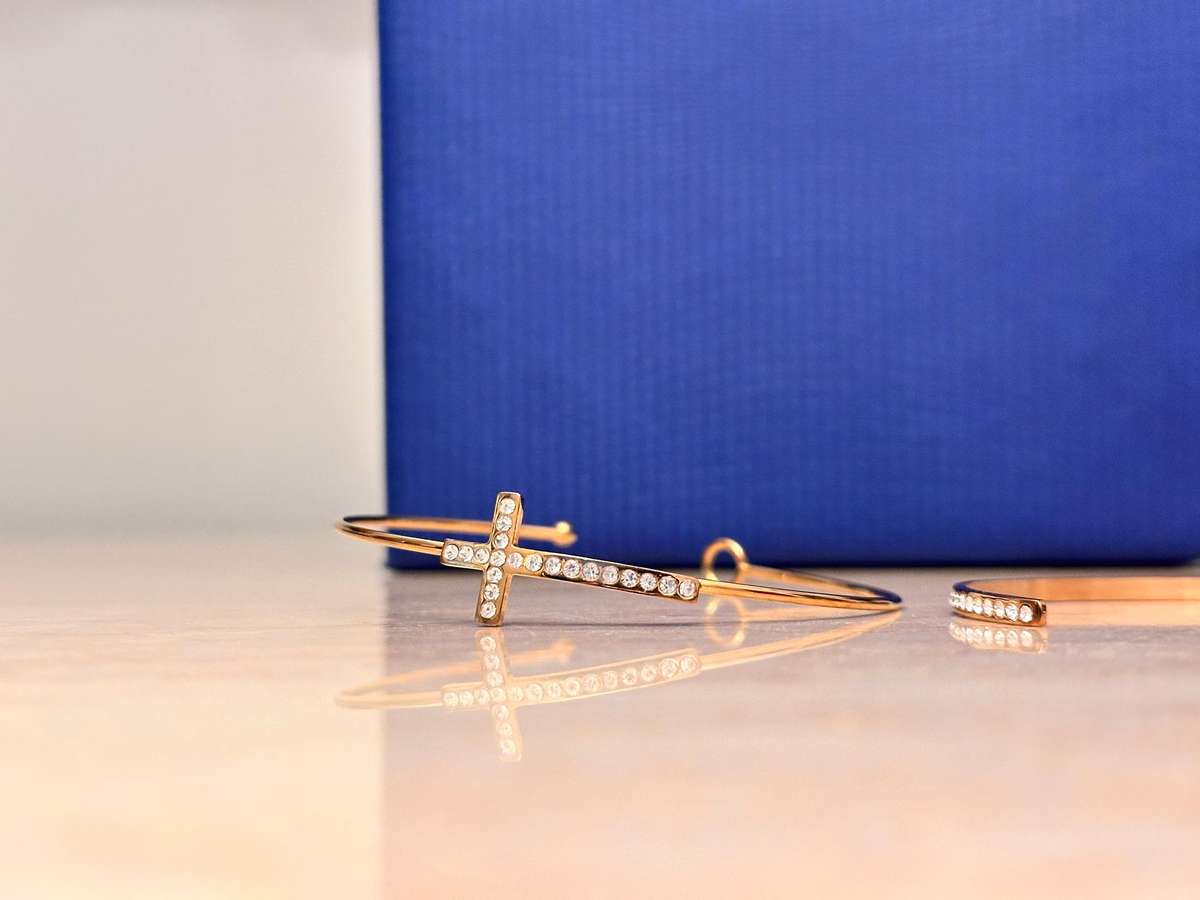 Beautiful Italian Designer Statement Bangle Set