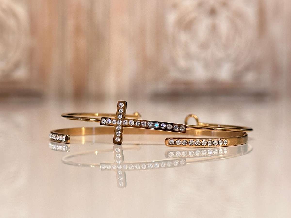 Beautiful Italian Designer Statement Bangle Set